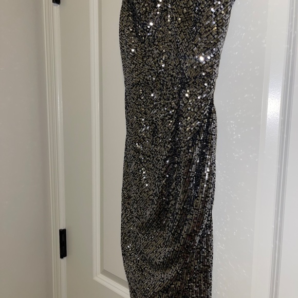 Sparkly dress - Picture 4 of 9